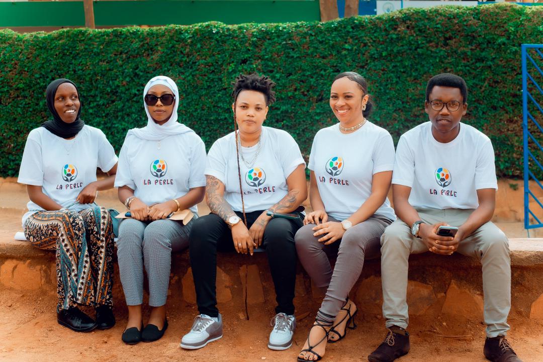 MThePsychActor's tweet image. #hirwanda and the #world Working in the #community with the organization #Laperle this past November was a highly interesting and fruitful experience to the #team. What can you guess 🤔 December will bring about?