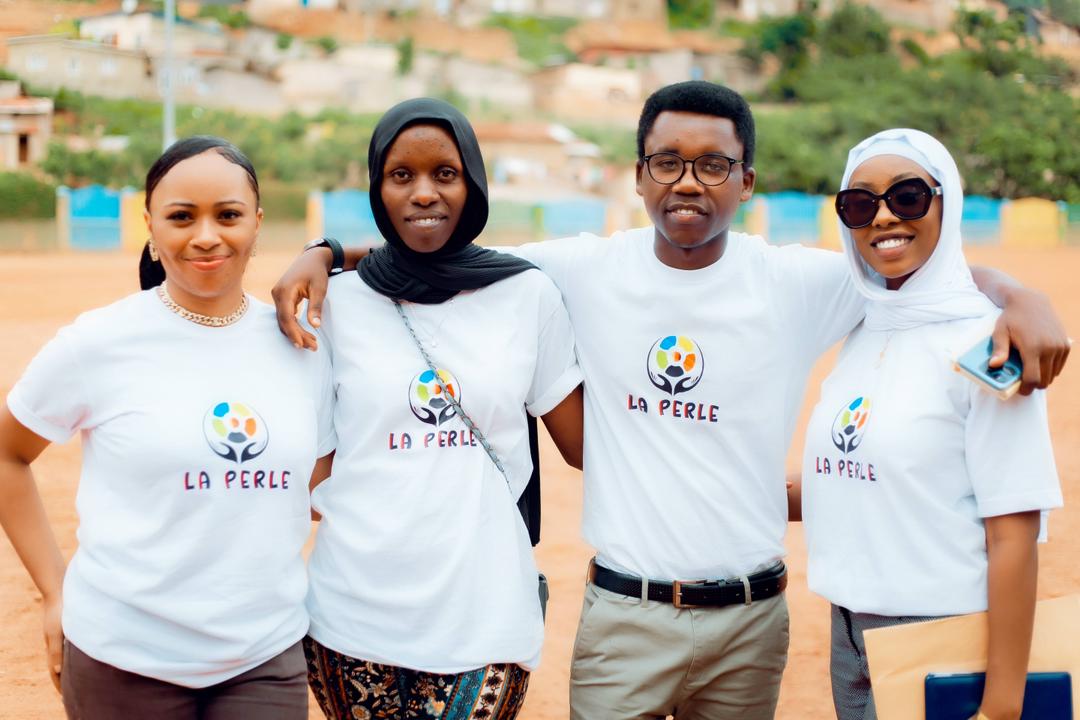 MThePsychActor's tweet image. #hirwanda and the #world Working in the #community with the organization #Laperle this past November was a highly interesting and fruitful experience to the #team. What can you guess 🤔 December will bring about?