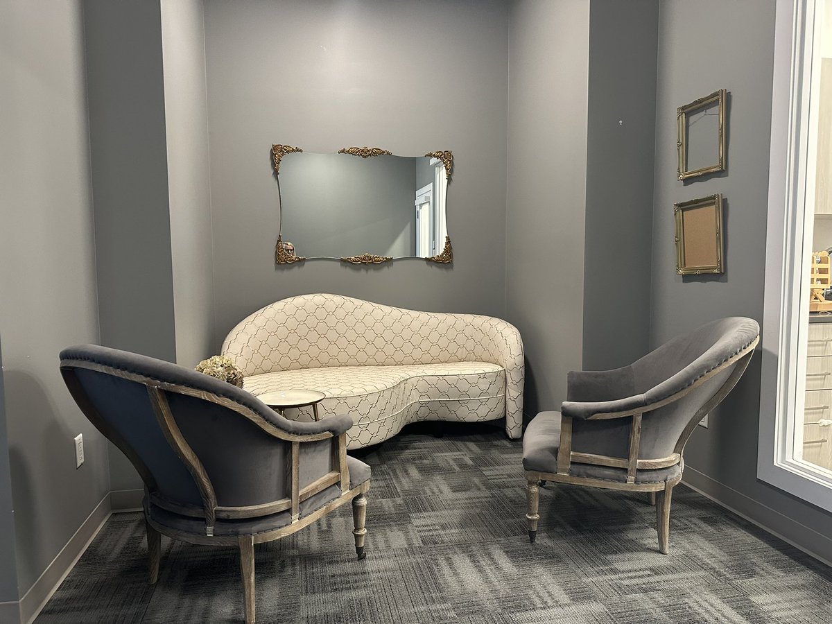DaimonInstitute's tweet photo. to encrypt more significant concepts. There is laughter, conviviality, and shared understanding: reciprocity in evidence —the stuff of a likely friendship. 

The waiting room offers hope.

PHOTOS: a little glimpse into the Daimon Clinic site.

P. Susan Jackson 
Daimon Institute https://t.co/tK9ReYuYkR