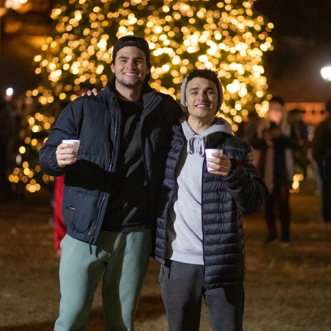 SouthernNews's tweet photo. It's beginning to look a lot like Christmas on campus! ๐ โจ
This week, we enjoyed festive tunes from Southern's Jazz Ensemble, and welcomed the Christmas season with the annual Christmas Tree Lighting.
Here's a look back at #TheWeekInPhotos https://t.co/eom3aUE1GH