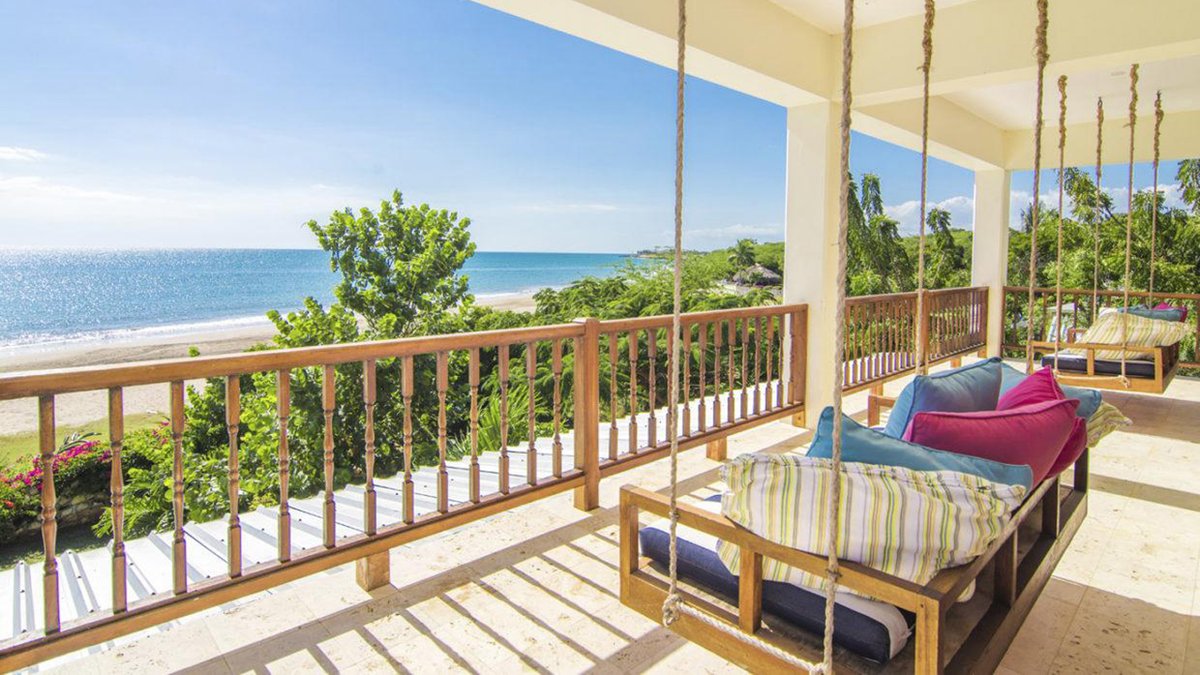 zen_break's tweet photo. Jamaica
Yhardly
A crisp and contemporary home set in traditional Jamaica, set on Treasure Beach on Jamaica’s south coast, overlooking the sweeping coast on its doorstep.
https://t.co/j7WLGK8o2V
#ZenBreak
#Jamaica https://t.co/XVwhPprRf1
