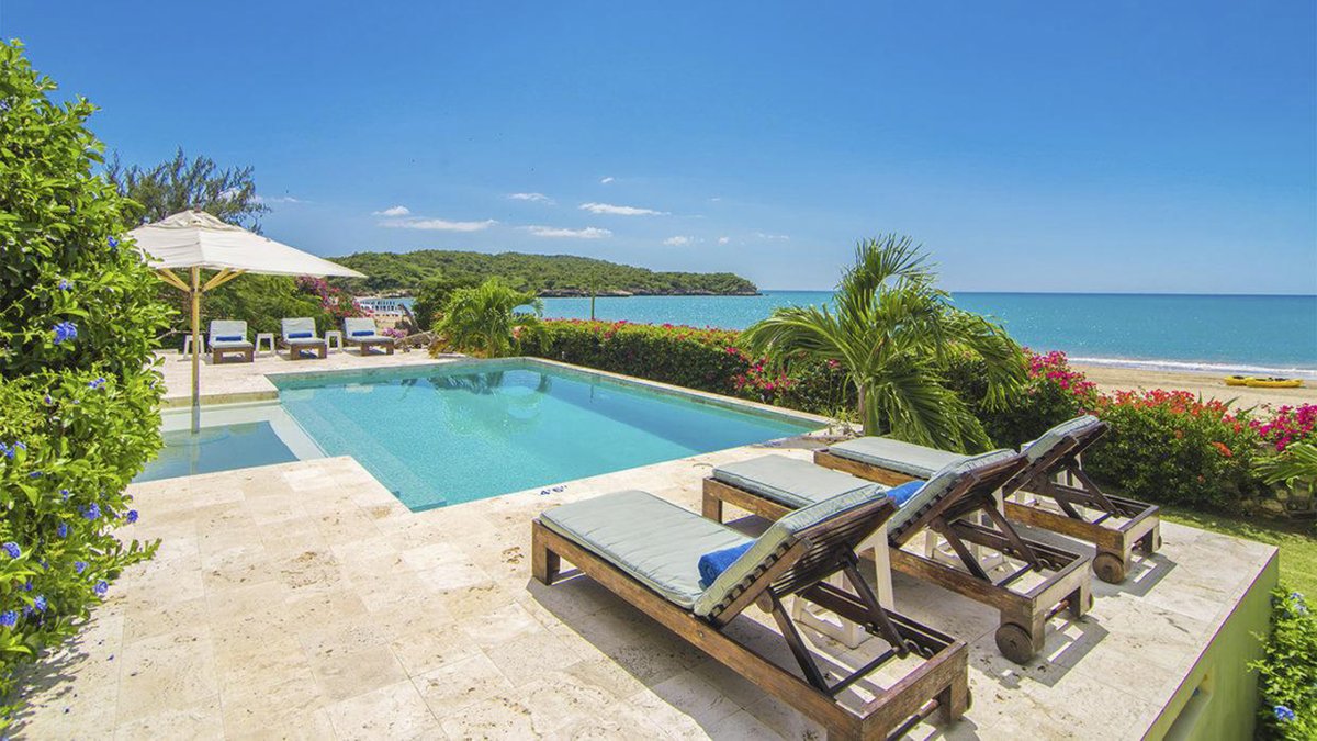 zen_break's tweet photo. Jamaica
Yhardly
A crisp and contemporary home set in traditional Jamaica, set on Treasure Beach on Jamaica’s south coast, overlooking the sweeping coast on its doorstep.
https://t.co/j7WLGK8o2V
#ZenBreak
#Jamaica https://t.co/XVwhPprRf1