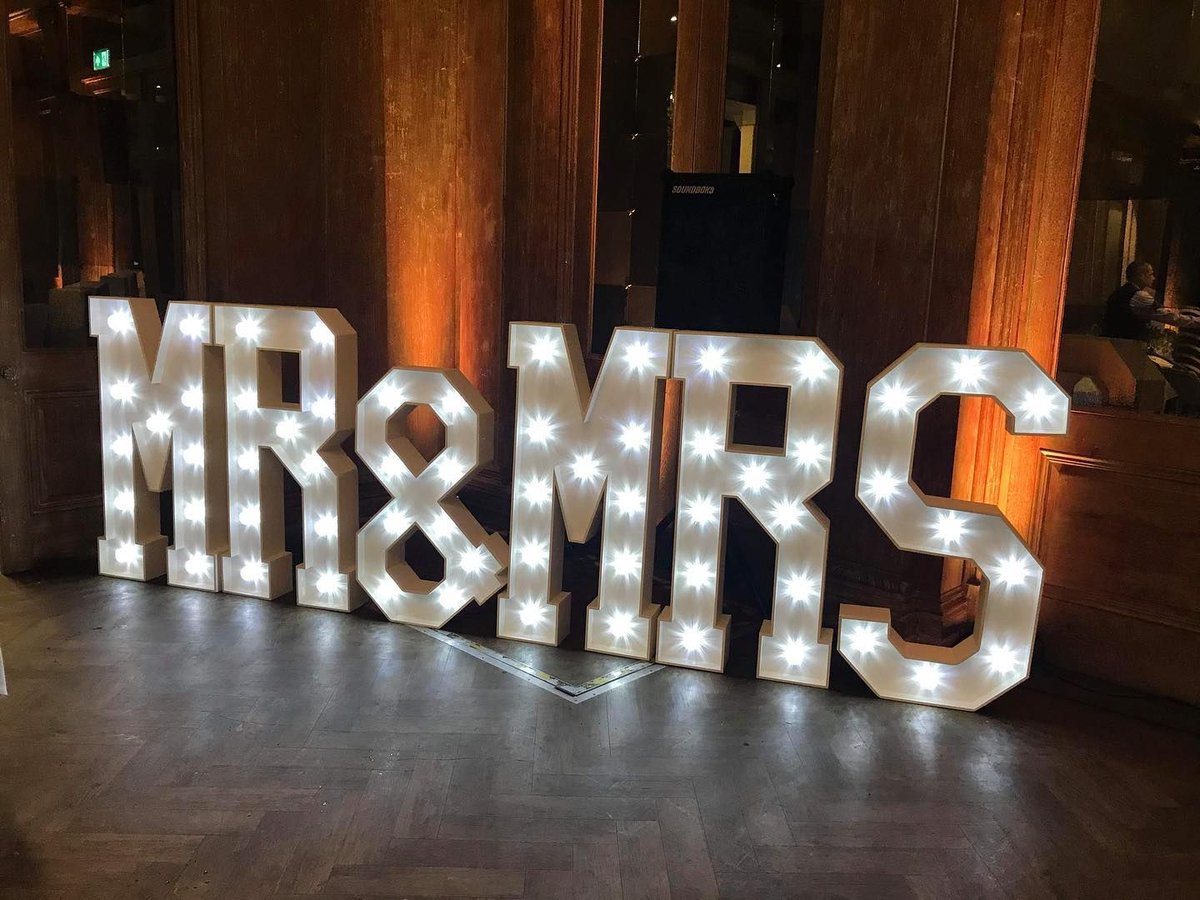 Big Hire UK specialises in turning wedding dreams into enchanting realities! Dive into a world of possibilities with their diverse range of products, including the ever-popular 4ft illuminated letters and numbers. 🌈✨

thecompleteweddingdirectory.co.uk/BigHireUK/jw96…

#weddingvenuedecor #weddingprophire