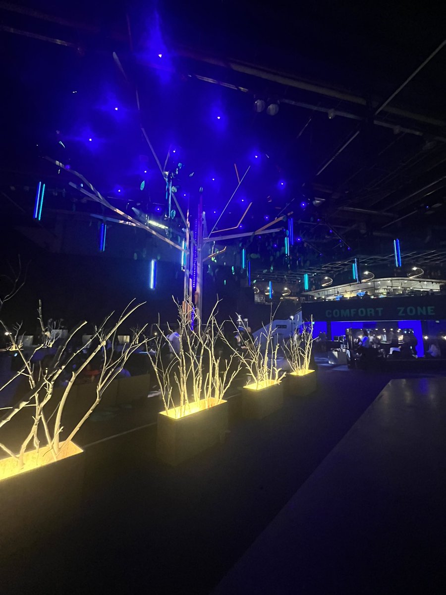 ryusukefuda's tweet photo. ヘルシンキ出張！
#SLUSH2023 https://t.co/APhGg2ByPa