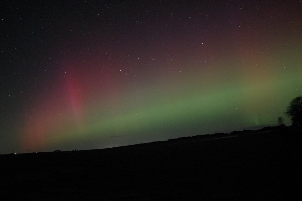 ticketyboo_sus's tweet photo. Northern Lights, NE Scotland 17.45-18.10 1st Dec.
Pentax K70 Samyang 14mm F2.8 ISO1600/3200 3-5sec
#NorthernLights #NEScotland #Aberdeenshire #AuroraBorealis #PentaxK70 https://t.co/sq3McnoPXB