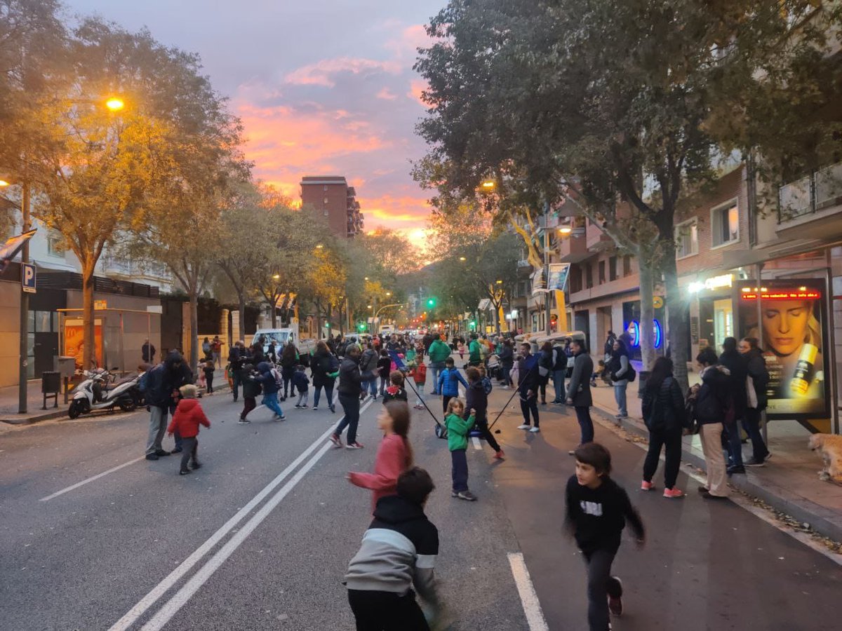 EscolaÀngelsGarriga tweet media