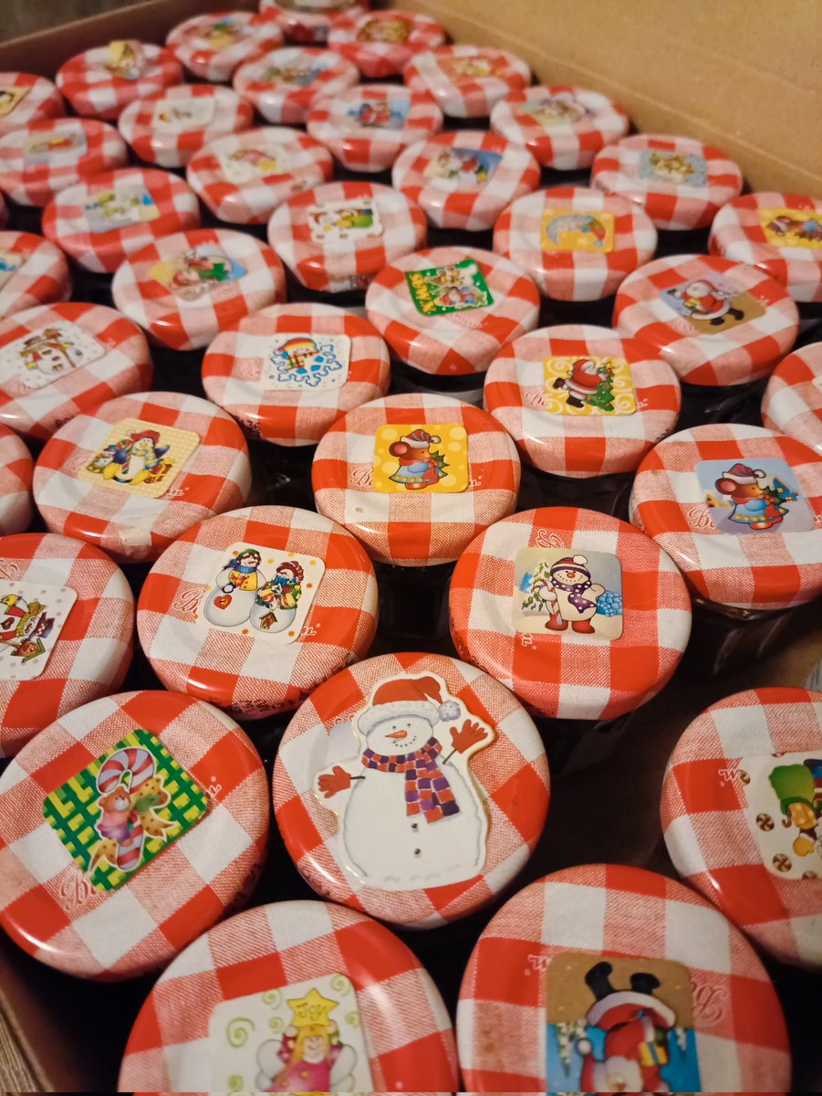 RedcarParish's tweet photo. The Advent Jam Jar challenge is back!🎄

Pick up your mini jar this weekend, enjoy the free chocolate, then fill up the jar with coins and return at Christmas. How much can you fit in yours? https://t.co/lwmCVzjm2G