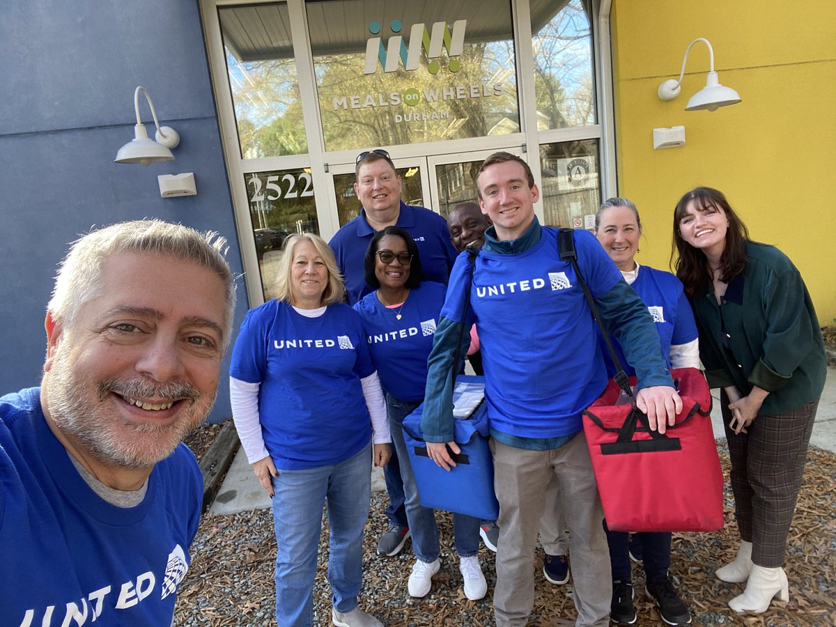 Community event in RDU for Meals on Wheels the RDU team help pack some items and then went on the road to deliver meals to the Durham community. Very special day to serve our community in RDU. @jacquikey @DJKinzelman @dstanleyual @scarnes1978 @RDURodney @united