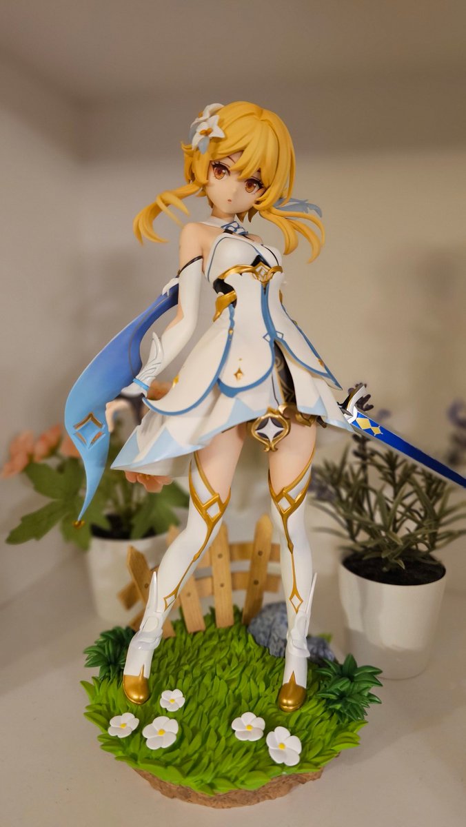 Maelstrom06's tweet photo. Nueva figura decorando el salón. Lumine de Genshin Impact, escala 1/7 de Kotobukiya
#genshinimpact https://t.co/xMumI3jI8s