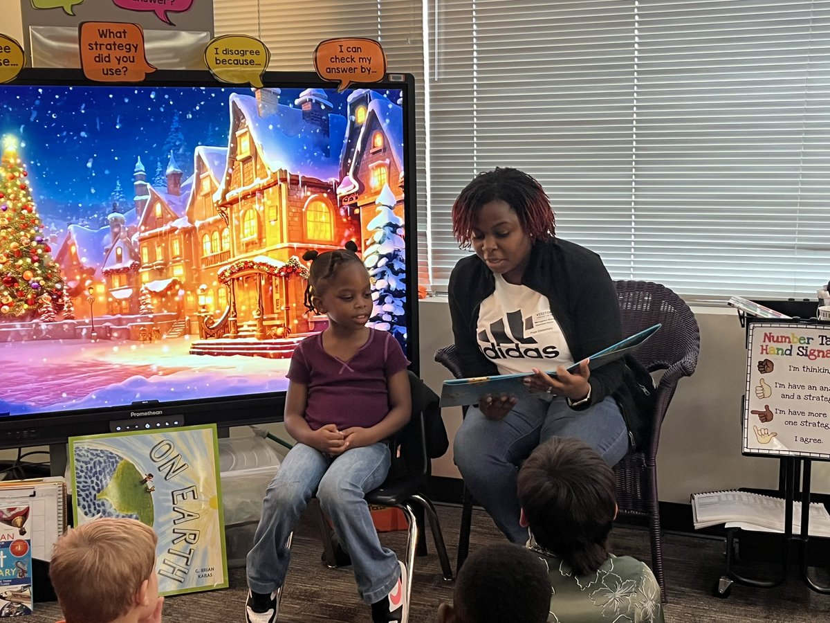 MrsSharonsClass's tweet photo. Thank you for coming to read to us today! https://t.co/ELfa97II4o