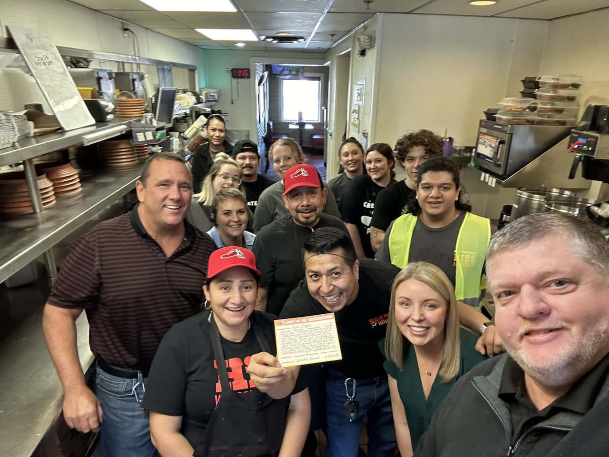Playing restaurant and recognizing team Rogers for 100% training completion and 8% hourly turnover!🌶️ #chilislove #CGC #obsessiongoal @leon_copeland <a href="/taryn_mahaffey/">Taryn Mahaffey</a> <a href="/neufeldjosh1/">Josh Neufeld</a>