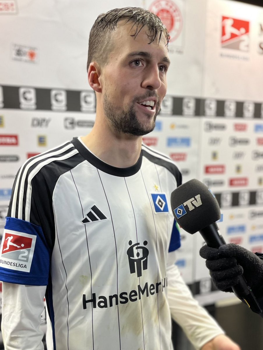 FranHerreraGa's tweet photo. 🎙️MEFFERT | “Dos errores nos hicieron ponernos por detrás en el marcador, pero cuando entramos en el vestuario escuchamos a nuestros aficionados y eso nos hizo creer en nosotros mismos. Todos luchamos y lo dimos todo. Este equipo merece un respeto”.
#FCSPvsHSV 2-2 https://t.co/ikVT6urn8O