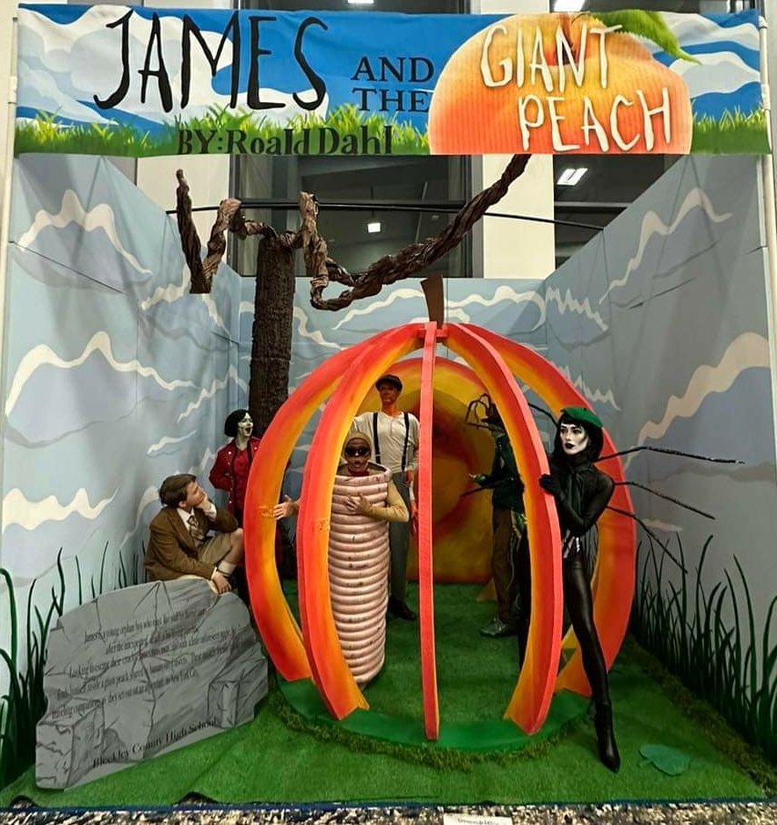 rileyhaley2024's tweet photo. When not playing softball, I compete in other ways. #statebetaconvention
#livingliterature
#jamesandthegiantpeach
#missspider
#top5
Waiting for final results. https://t.co/LJbbQnFTJO