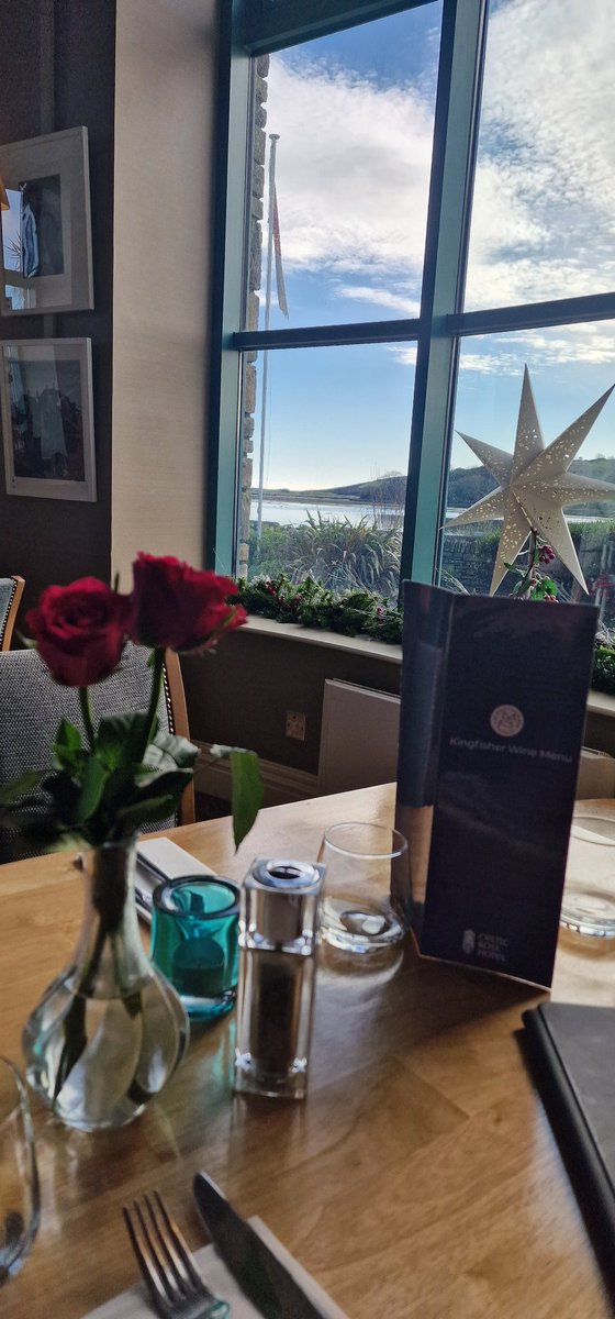 KenmareFoodies's tweet photo. Back to roots this morning at home in West Cork. 

A fantastic meeting in @CelticRossHotel with @Grantie79 @FarmToursCork and Five Farms Irish Cream.

#foodtourism
#localproducers
#sustainabletourism
#westcorkandkenmarededp https://t.co/KQjBlMqat0
