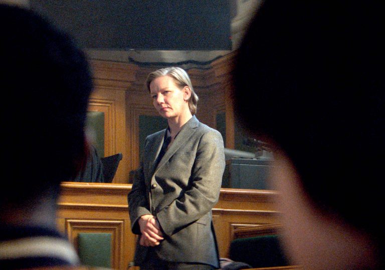 die18_9's tweet photo. #Triet y #Huller diseccionan un retrato familiar a través de una intriga donde la sombra de la duda es el principal eje conductor para obtener uno de los mejores dramas judiciales en tiempo, convirtiendo al espectador en el n° 12 y parte activa de este proceso en #anatomyofafall https://t.co/KHK7pahToU