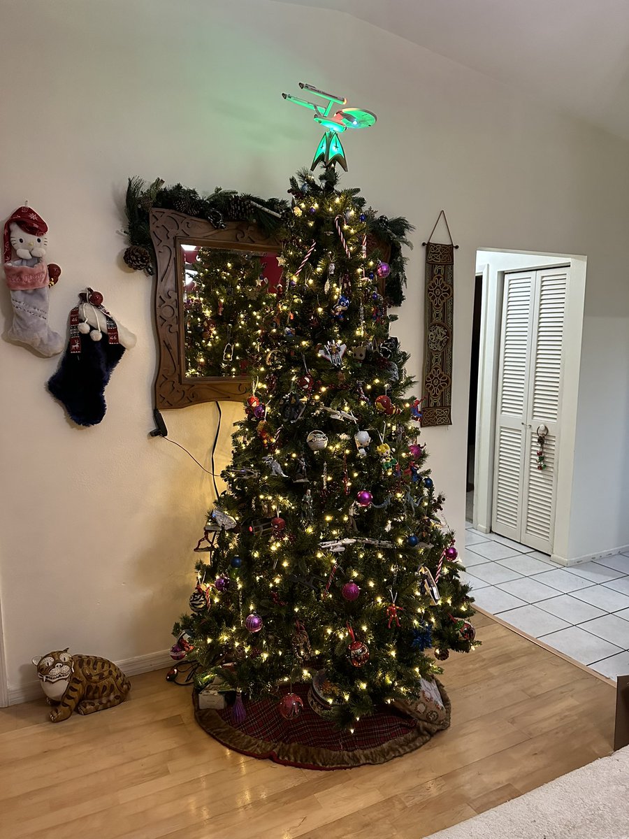 Shinryukim's tweet photo. Nerdtree 2023 is live! #Christmas2023 #nerdtree https://t.co/Mh1AE7bhFm