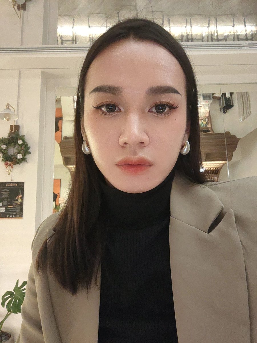 so84316's tweet photo. 都一樣是慢慢老去
當生活只剩下生活
日復一日的🌞🌜
#女裝 #偽娘 #三性 https://t.co/Z3AWjAnLE9