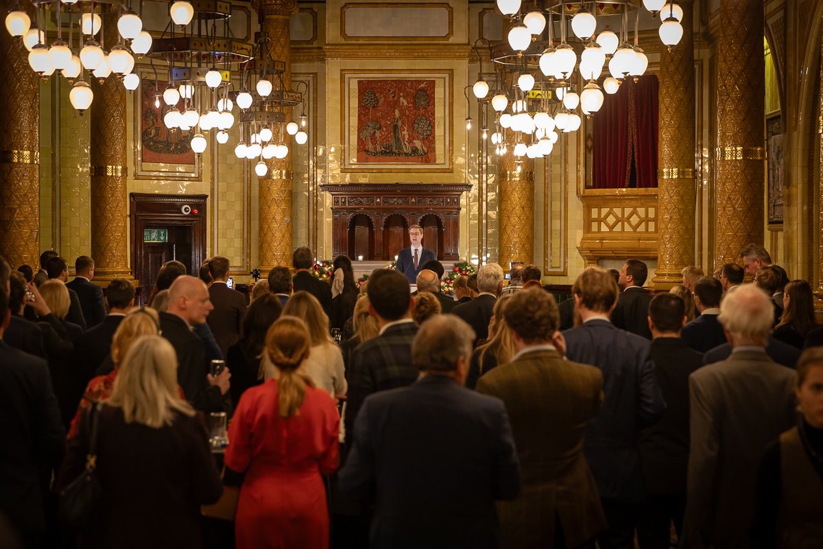 FundacjaNZB's tweet photo. W poniedziałek w londyńskim One Whitehall otworzyliśmy z @britishpoles wystawę pokazującą skalę i zróżnicowanie wsparcia, jakiego Polska udzieliła Ukrainie. Wydarzenie zgromadziło wielu wybitnych przedstawicieli życia publicznego w UK, reprezentantów Polonii oraz społeczności 🇺🇦 https://t.co/IYFjdH3K7B