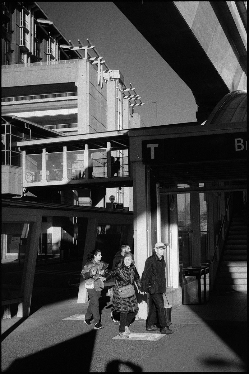 krishooperphoto's tweet photo. Concrete and light

#NikonFM2 #IlfordHP5 #BlackAndWhite #FilmPhotography #StreetPhotography #BelieveInFilm #Vancouver #Vanspc #HomeDeveloping https://t.co/EwBjwNgfun