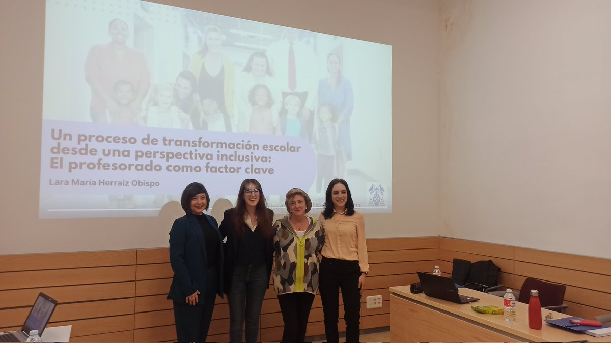 myolandam's tweet photo. Hoy @TheVainLittleC ha defendido su Tesis doctoral "Un proceso de transformación Escolar desde una perspectiva inclusiva: el profesorado como factor clave", con este maravilloso Tribunal @LAURARAYN1 Ana de las Heras y Susana Domínguez. He tenido la suerte de dirigir el trabajo ☺ https://t.co/R2Gts1Yzsq