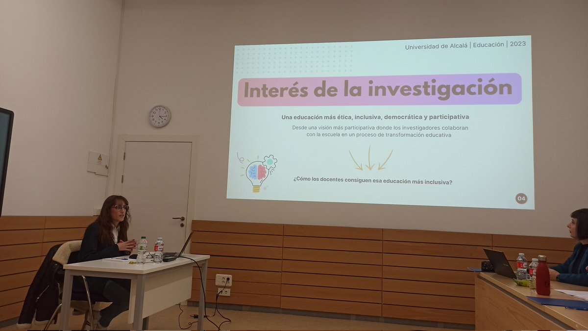 myolandam's tweet photo. Hoy @TheVainLittleC ha defendido su Tesis doctoral "Un proceso de transformación Escolar desde una perspectiva inclusiva: el profesorado como factor clave", con este maravilloso Tribunal @LAURARAYN1 Ana de las Heras y Susana Domínguez. He tenido la suerte de dirigir el trabajo ☺ https://t.co/R2Gts1Yzsq
