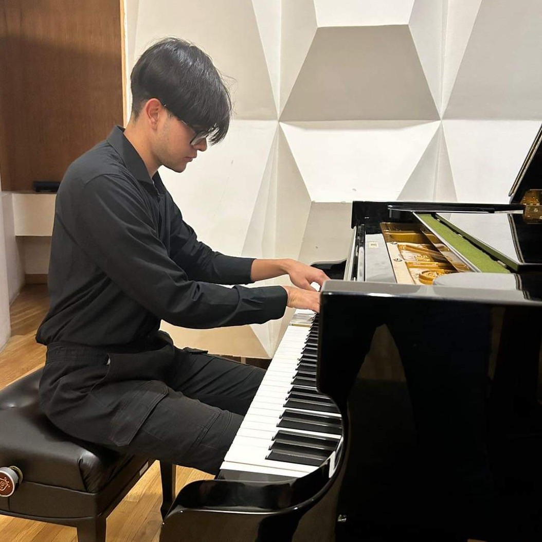 🎹 🎹 🎹
🎶 Recital de piano 🖤 👏 por
Antonio Haro Echeverría y Natalia Soto Ibarrola de la Escuela Superior de Música del Instituto Nacional de Bellas Artes cdmx

¡Te esperamos MAÑANA en el Museo Francisco Cossío 
🎹 Domingo 3 de diciembre, 12 h
Entrada libre