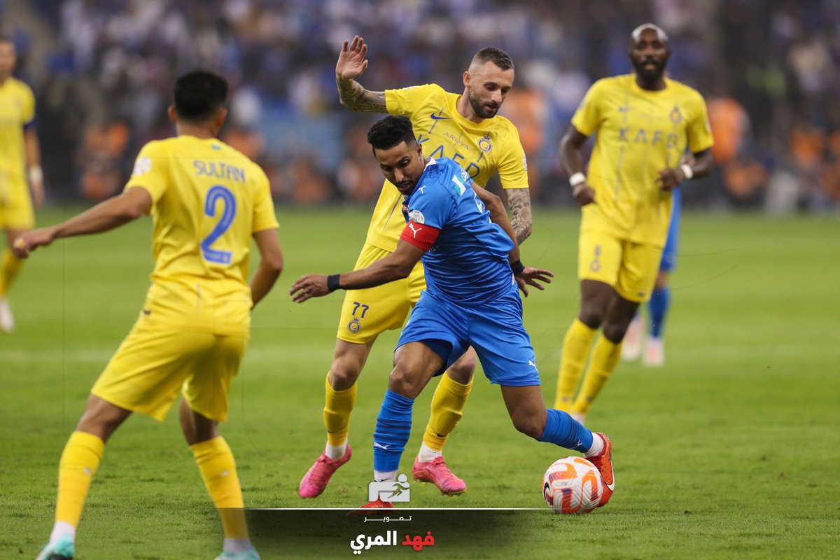 ariyadhiah's tweet photo. 📊#الهلال_النصر .. احصائيات المباراة (sofascore)

الاستحواذ
🔵 #الهلال 36%
🟡 #النصر 64%

التسديدات
🔵 #الهلال 17
🟡 #النصر 13

التمريرات
🔵 #الهلال 268
🟡 #النصر 485

الركنيات
🔵 #الهلال 4
🟡 #النصر 3 https://t.co/uE7gfV0ltr