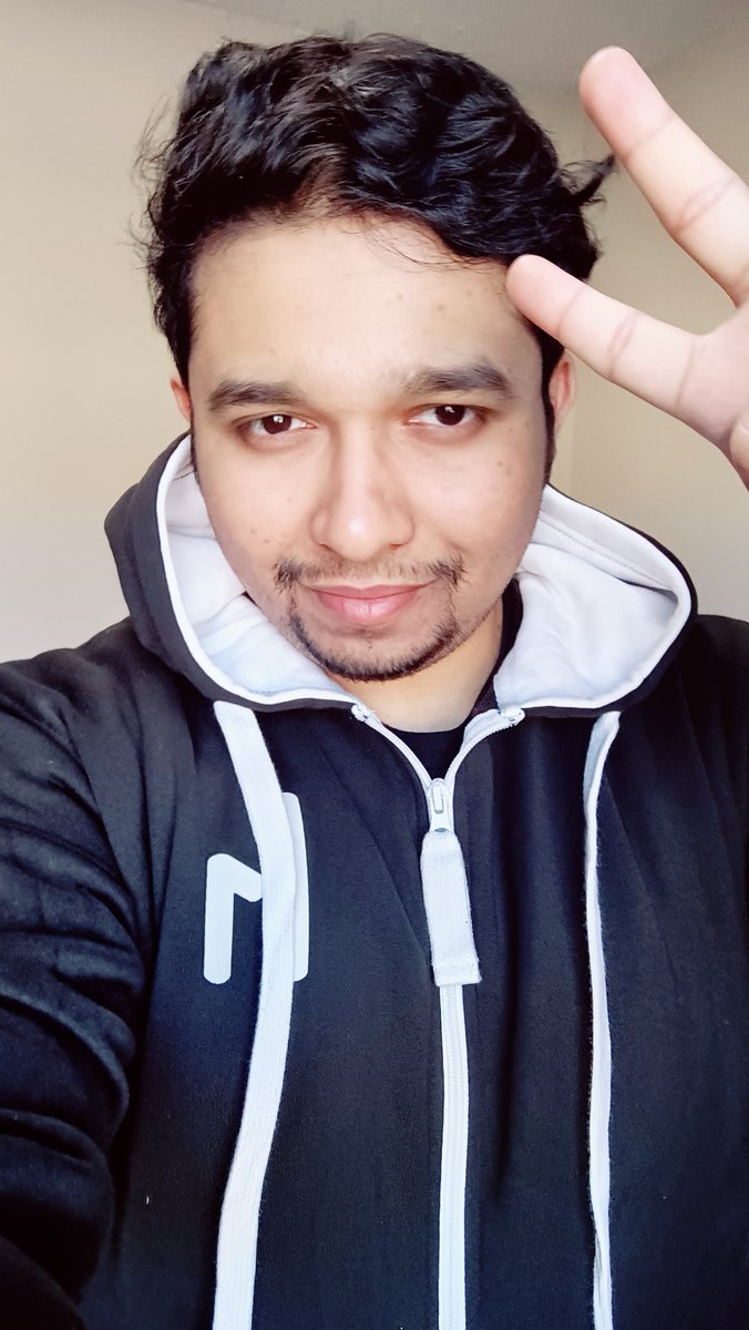 ravEmperorEye's tweet photo. Hello All,

I have completed one year at HackerOne, and I've loved each and every moment. I want to write it shorty that many more anniversaries are to come. ❤️

I have finally achieved what I always wanted—to get my hands on a HackerOne-sie <3

Thread⬇️ https://t.co/5Ku3ZIIhlR