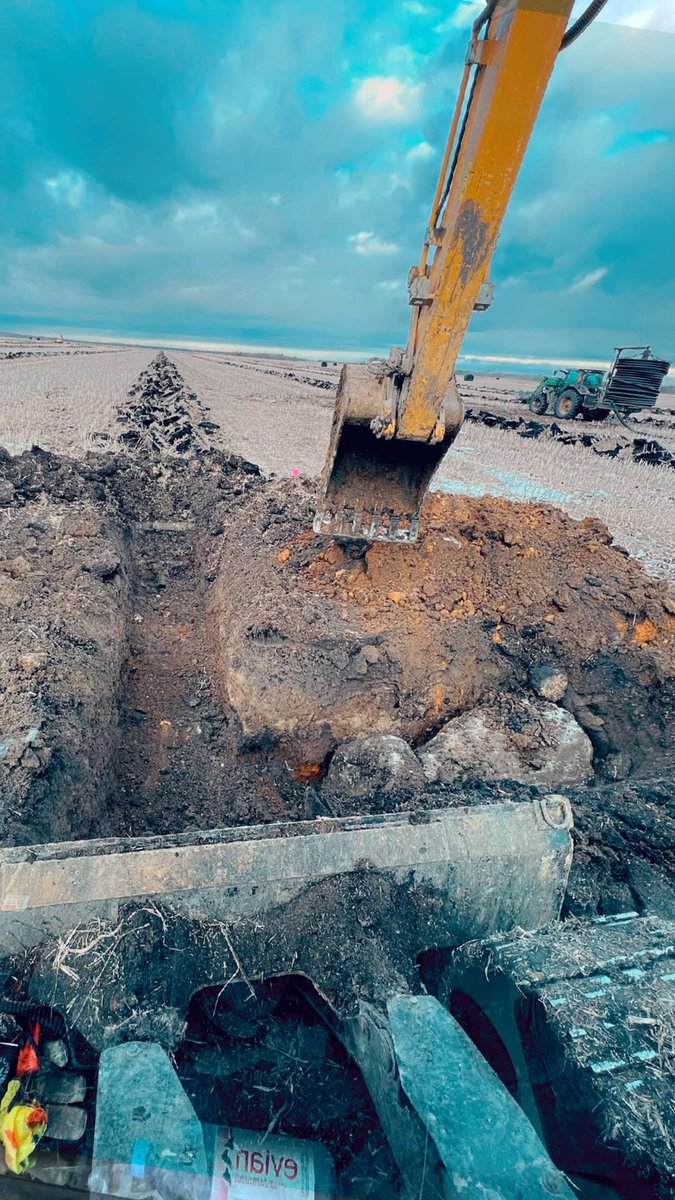 NextGenDrainage's tweet photo. Wishing this weather sticks around for winter, with some precipitation! The crews are powering through, embracing it from the hot seat of our fantastic excavator operators. #tile23 https://t.co/v4YgfcwTxF