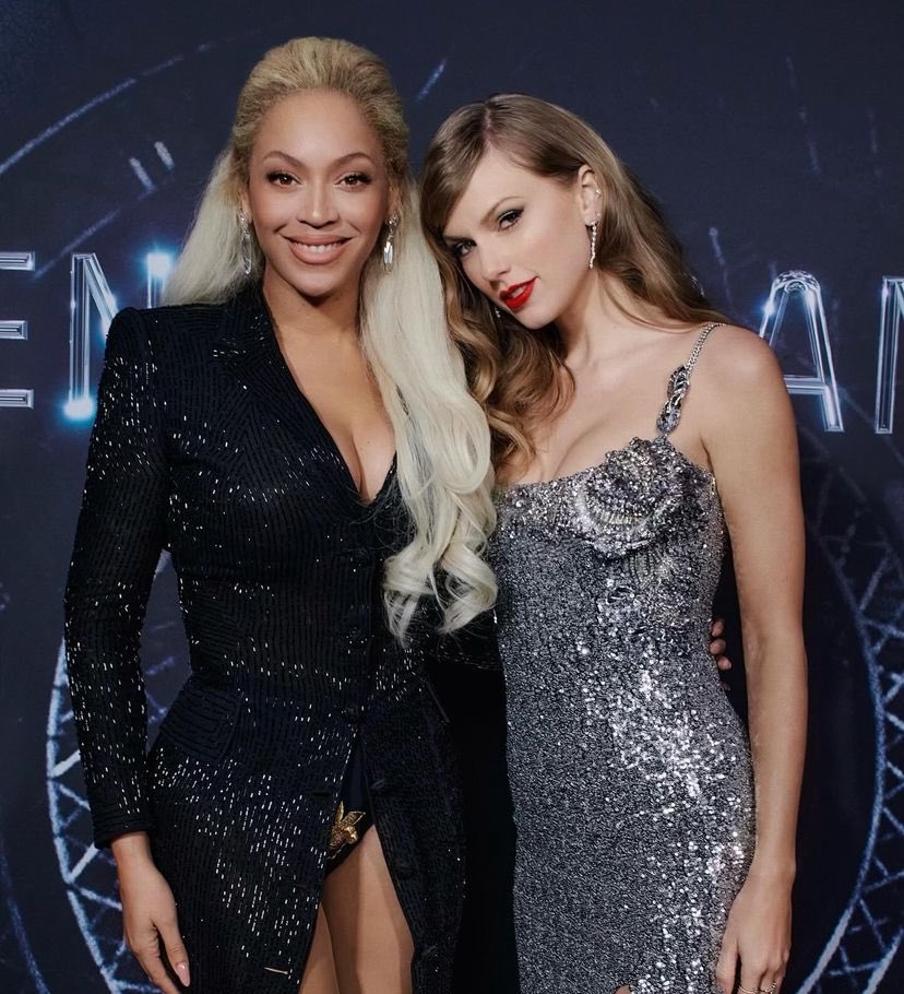 getawayonce's tweet photo. TAYONCÉ NATION LANDS ON TOP. THIS IS HISTORY. https://t.co/FLTLJjZany