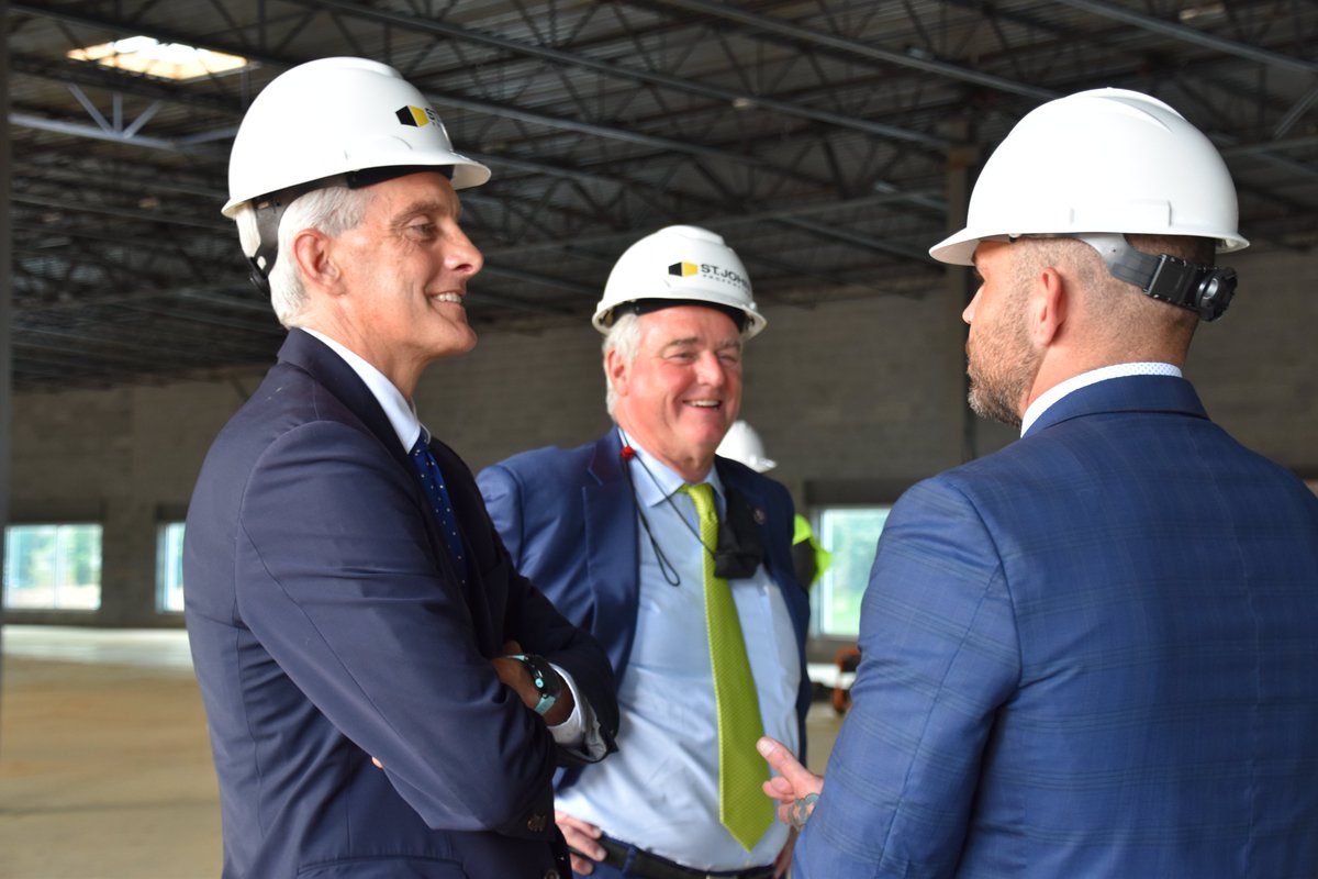 RepDavidTrone's tweet image. Happy birthday, @SecVetAffairs! Thank you for all you do for the brave men and women who have served our country with honor. Proud to partner with you on the #PACTAct to ensure our toxic-exposed veterans receive the benefits they've earned. Keep up the good work!