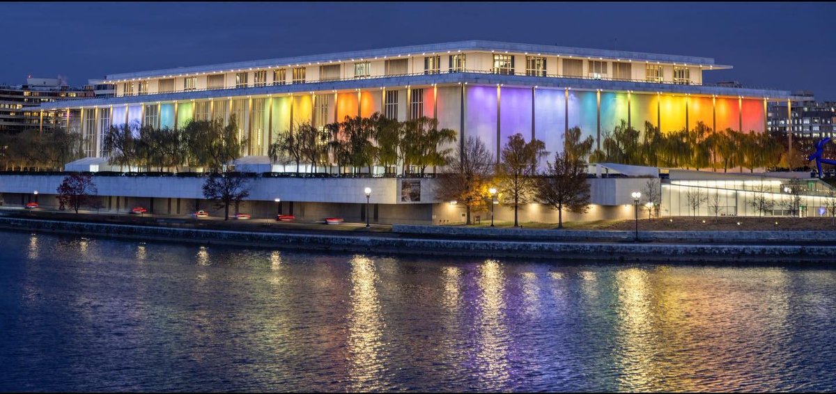 TGIFL! Last <a href="/StreetMeetDC/">#StreetMeetDC</a> of the year tomorrow, one week until our annual photo contest opens, and more in Friday Links! exposeddc.com/2023/12/01/fri…

📷: Thomas Cluderay