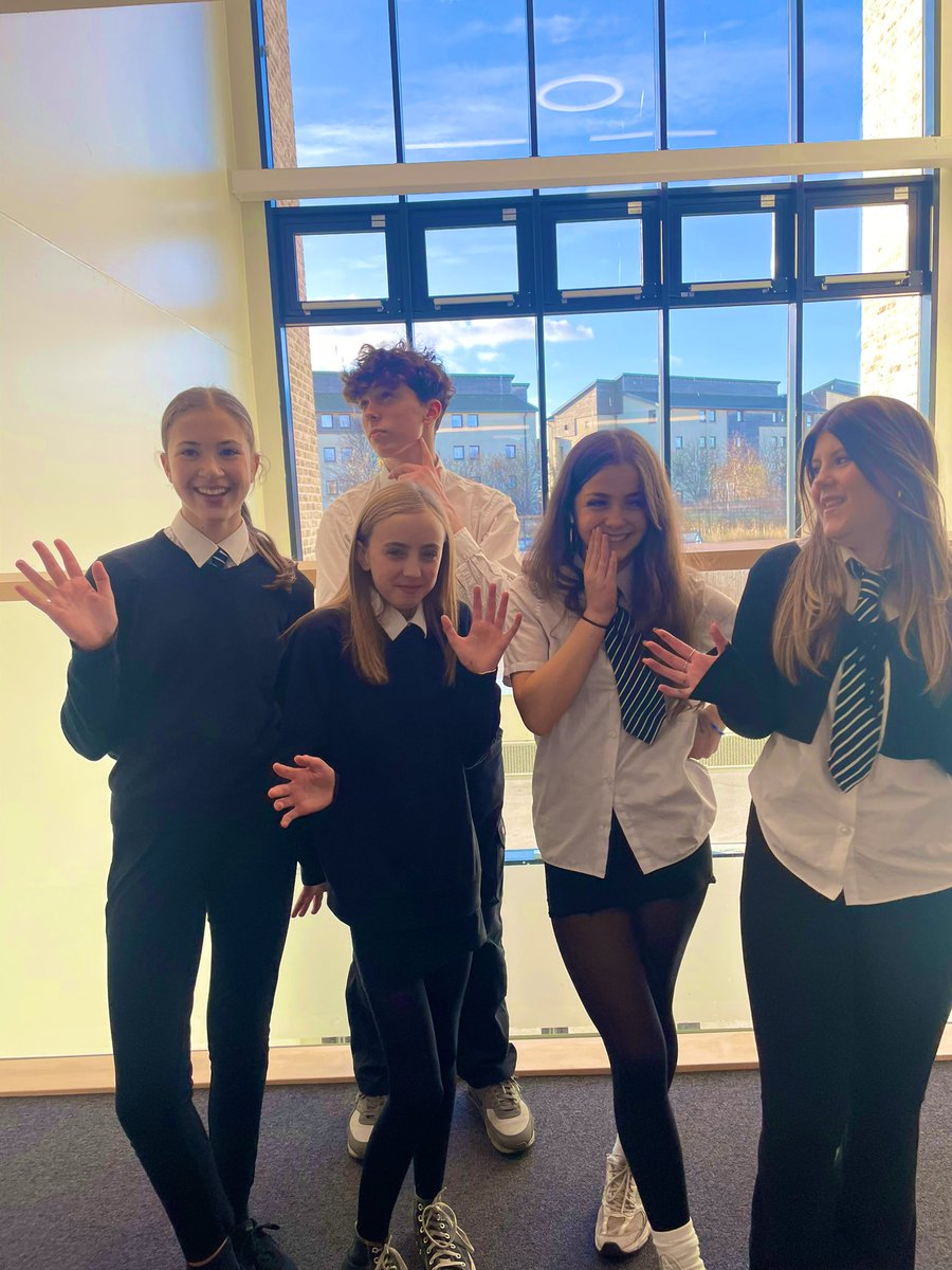 ArtsMadras's tweet photo. ‘Beak a leg’ to our amazing pupils from S1-S6 involved in this years @ByreTheatre Pantomime, Cinderella. What an amazing achievement, we are all very proud. 🤩👏@Madrascollege https://t.co/DV8nwCQukH