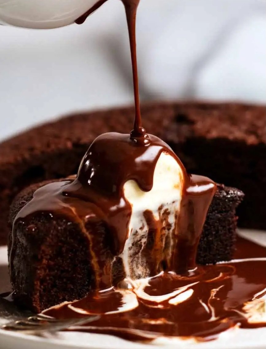 Roooooooobarb's tweet photo. @JamesMarriottYT Chips dipped in chocolate fudge cake sauce https://t.co/O5pJJiZYJa