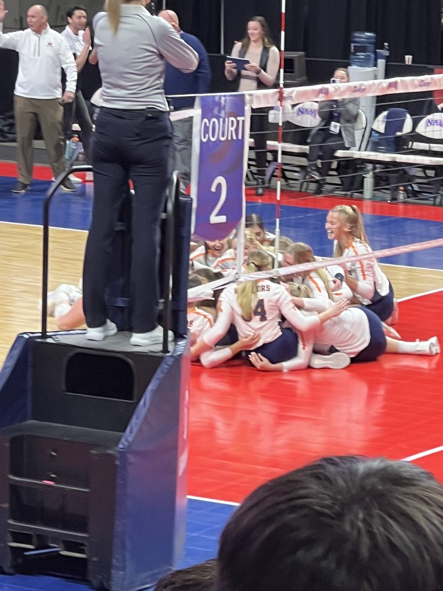 This. Team. Right. Here. 🤩 #WARRIORSWIN <a href="/Midland_Sports/">Midland Warriors</a> <a href="/Midland_VBall/">Midland Volleyball</a>