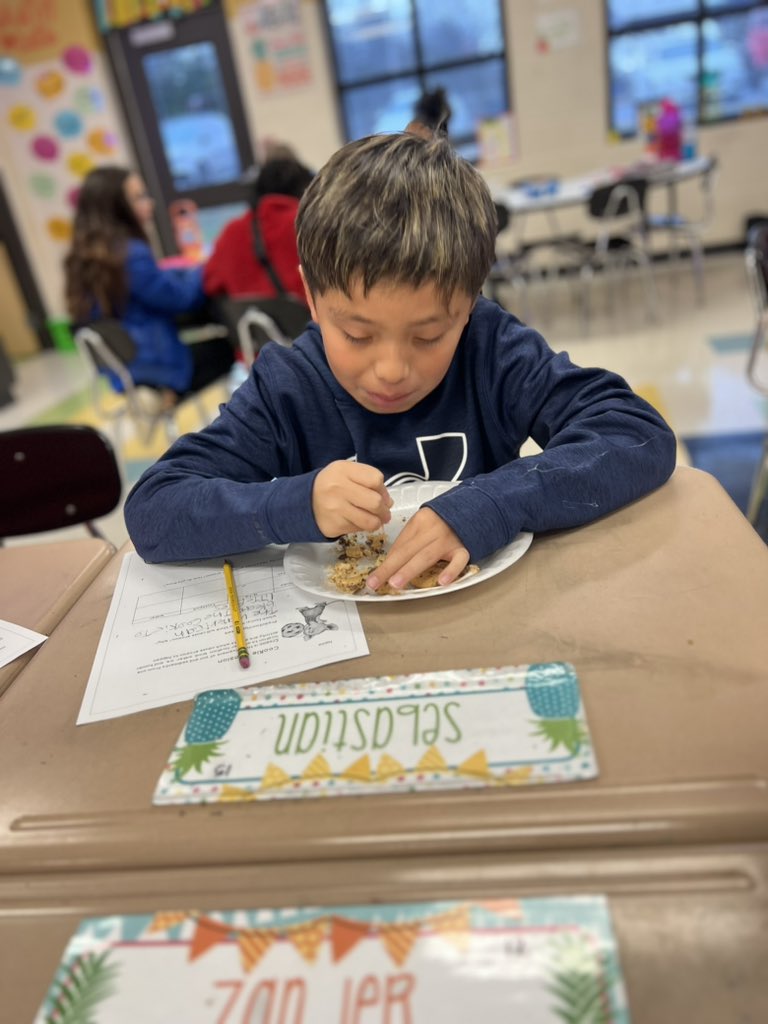 SmithCES4's tweet image. Cookie Erosion! Which tool will cause the greatest erosion? #science #rcschools #4thgrade @ChristianaES1