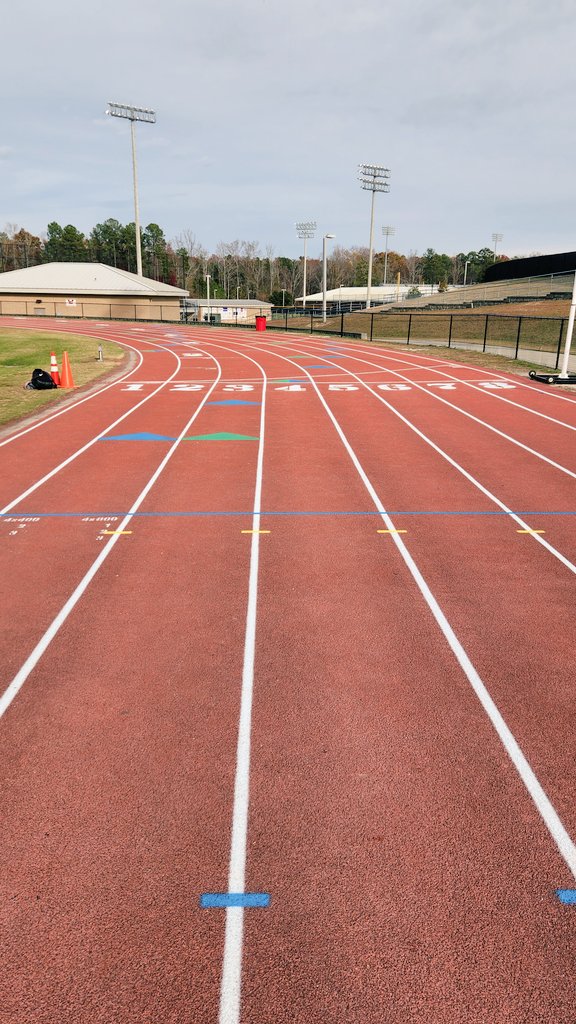 WWREDHAWKTRACK's tweet photo. Track Re-Striped!!!! #Westwood #westwoodtrackandfield https://t.co/xLM1KJnG6w