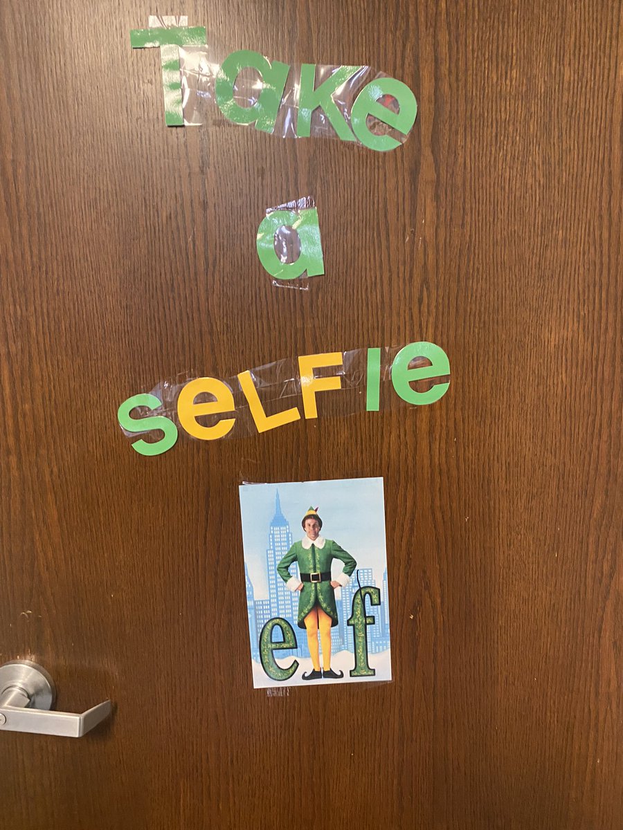 ChrisLHenning's tweet photo. Our Selfie Elf is back!! The kids loved taking their pictures and making goofy faces! @MrsHalperEDU @ProrokLeads @JerlingJayhawks https://t.co/tVqiP7xI3I