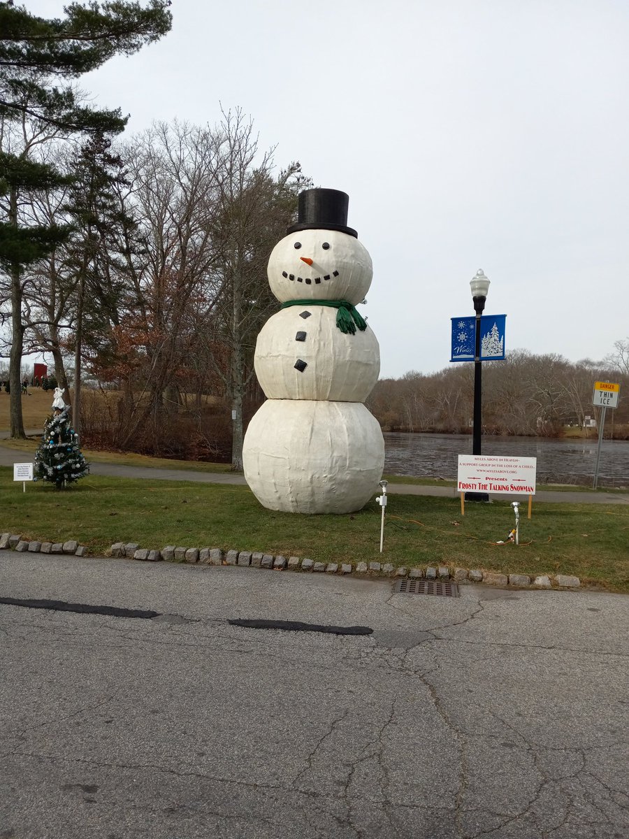 LibertyPlaza's tweet photo. Christmas at #slaterpark #pawtucket
#onlyinrhodeisland https://t.co/8Hsg32NqGM