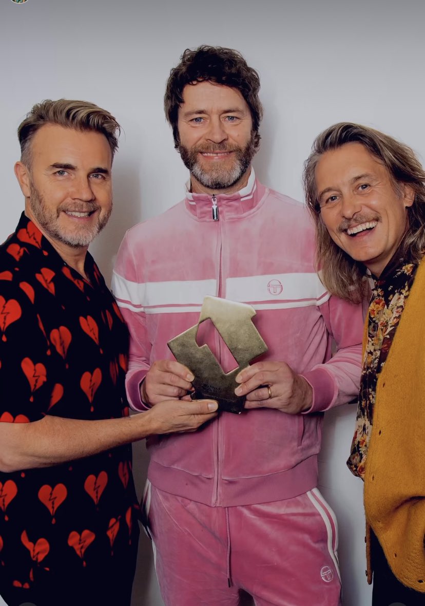 suesmith1465's tweet photo. Just amazing !
Congratulations to @takethat
What a beautiful album you have given us and how deserving are you of this !
@GaryBarlow @OfficialMarkO #HowardDonald
❤️❤️❤️❤️
#ThisLike https://t.co/5KV8E0zTzA