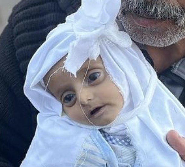 Hamedalalinew's tweet photo. فليشهد التاريخُ أنّ دماءَها
والله قد سُفكت بغدر الأنظمهْ
خذلان غزّةَ بعد جُرْمِ حصارها
أغرى الصهاينة اليهود المجرمهْ
#غزة_تنزف https://t.co/IgTFfQxA9r