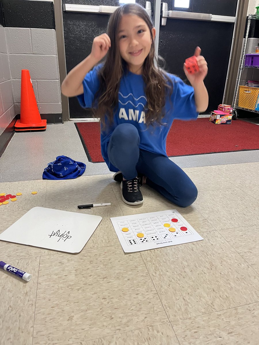 Another fun game of Roll and Read to practice open and closed multi-syllable reading. I loved how they are using what I taught them about coding bigger words. 😄 #lovethedayswhentheylisten