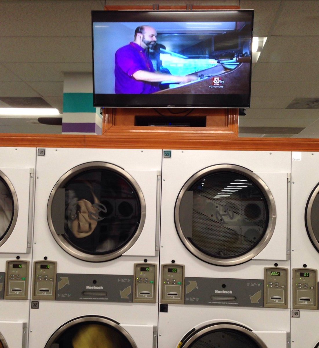 jtkantor's tweet photo. I'm on TV at the laundromat. #NewsCycle #MediaSpin #PermanentPress https://t.co/lRIP5ppfjU