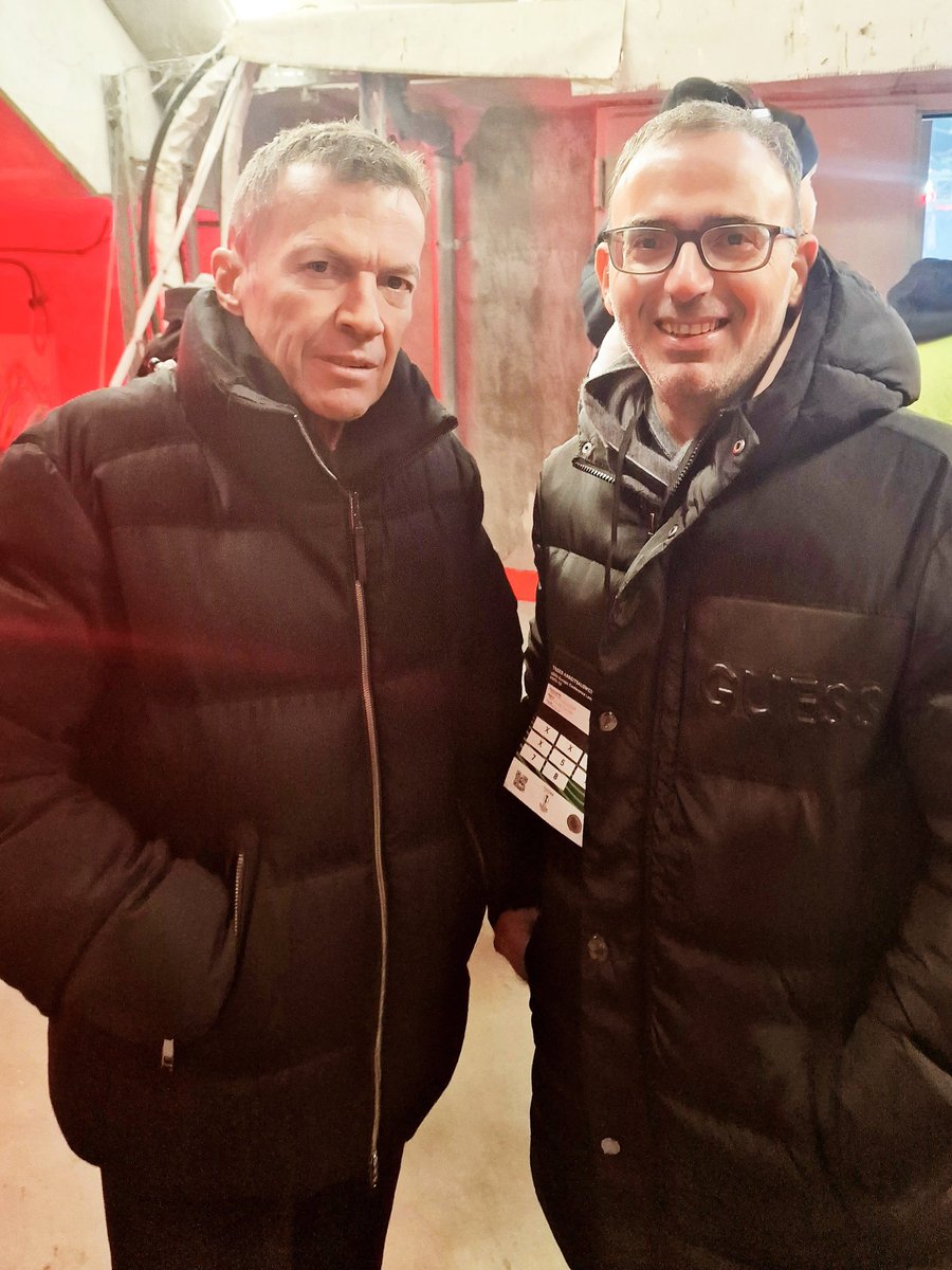 sts71's tweet photo. Danke Lothar Matthaus.
#football #moments #life #paok #SGEPAOK #frapaok #lotharmatthäus #Frankfurt #ilovemyjob https://t.co/8nwMpgiBDW