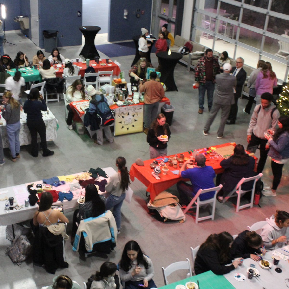 Last night AMP hosted its Christmas Fair event in the PAC featuring the third annual tree lighting ceremony with President Trainor. We hope everyone enjoyed some holiday cheer! Thank you to all the vendors for participating in our event! 🎄