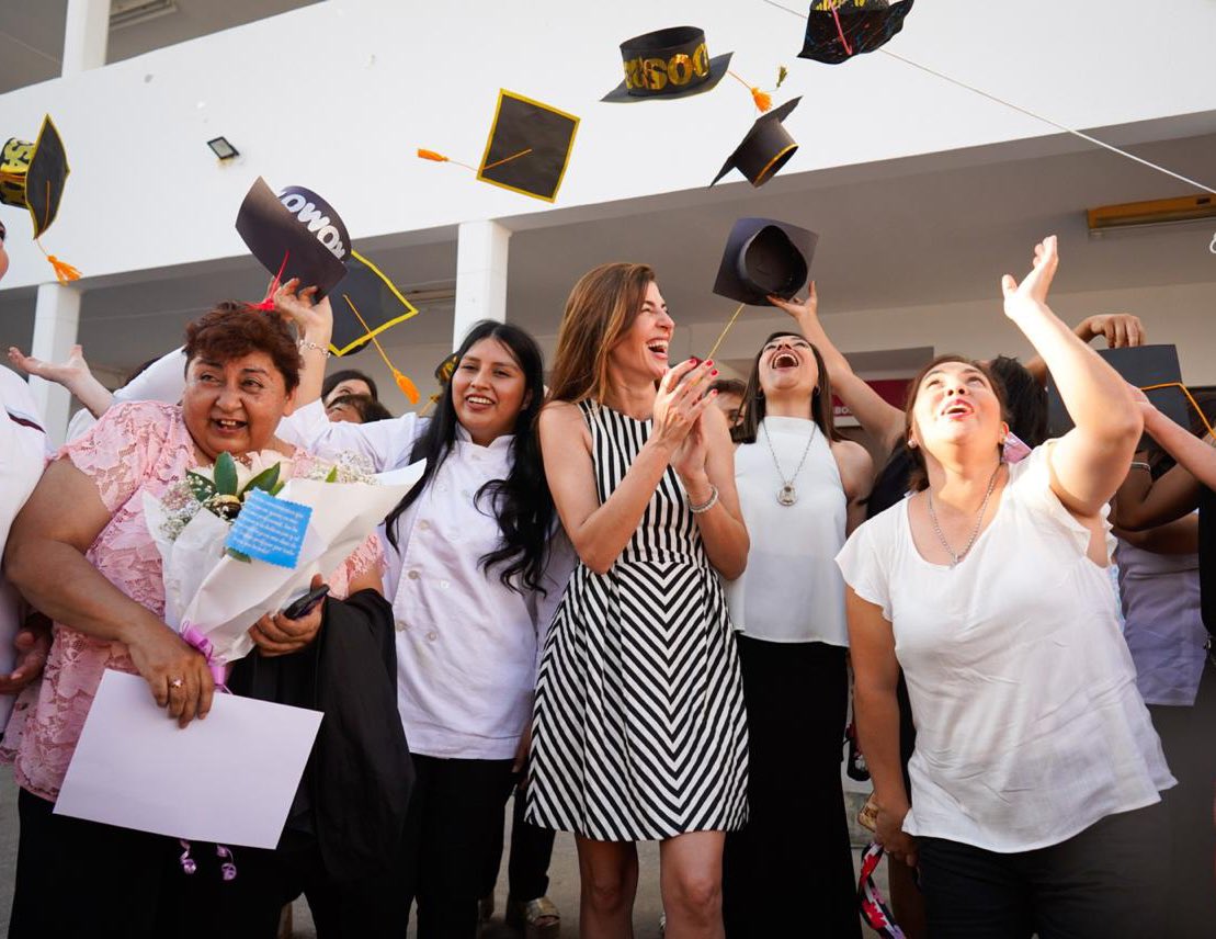 DEJAMOS UNA CIUDAD MEJOR PREPARADA PARA LA FORMACIÓN Y EL APRENDIZAJE 

Enorme emoción junto a los primeros 378 graduados 🎓 que finalizaron los cursos en la Escuela Municipal dentro de un nuevo esquema que ha permitido que sus certificados tengan validez provincial y nacional 🇦🇷