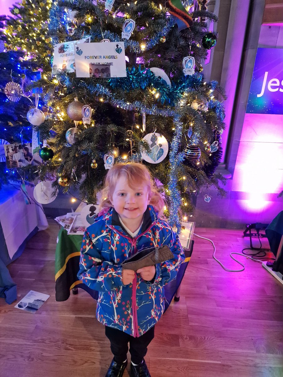 MrsHarrison90's tweet photo. Molly's annual visit to see the @church_prim Christmas Tree 🎄🤩🥰 https://t.co/cOPsYnGleI