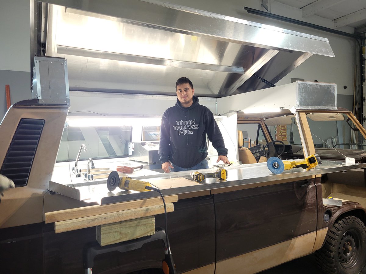 MikeGNow's tweet image. This VW Vanagan remodel started out rough, but Titan Trucks is creating something special, and we can't wait to see this get wrapped and see the final product

#burger #lunch #love  #indianfoodbloggers #breakfast #foodlovers #chaat #delhifoodie #cooking
