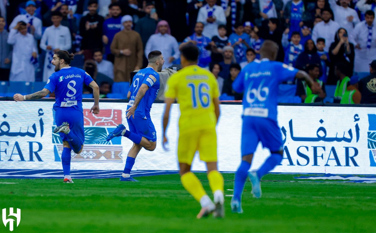 🔝الكرة قصيدة.. يلحّنها.. يدندنها.. يمولها.. يغنيها.. ويسجلهاااا 🔥💙

#الهلال