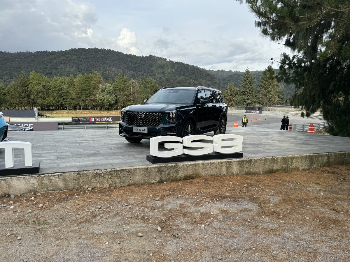 CarGlobe's tweet photo. .@GACMotorMexico llega con dos modelos muy juveniles, se trata del #GACGS8 y el #GACemzoom, dos SUV de diferentes tamaños y capacidades a un precio muy asequible.
#Emzoom desde los $403,900 pesos, y #GS8 desde los $699,900 pesos. Motor 1.5 litros turbo y 2.0 litros turbo, respectivamente.